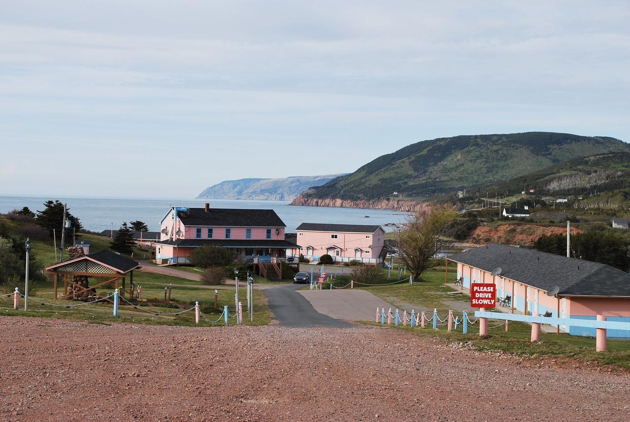 Midtrail Motel Pleasant Bay Zewnętrze zdjęcie